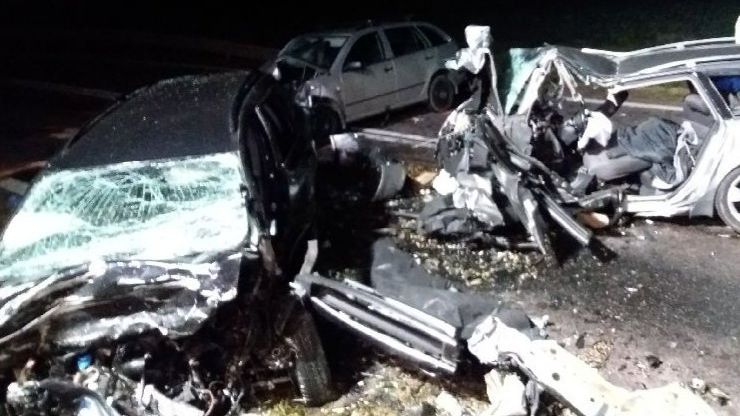 Při autonehodě na Znojemsku zemřeli čtyři lidé
